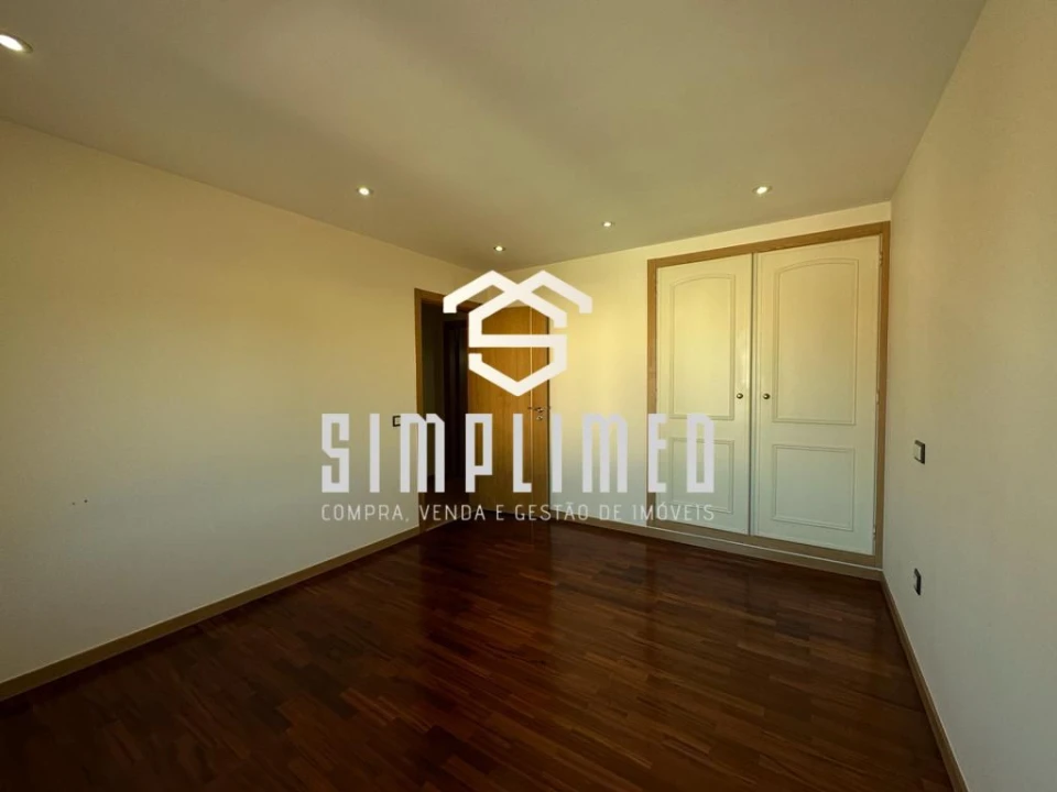 Moradia T7 para Venda em Milagres Foto 31