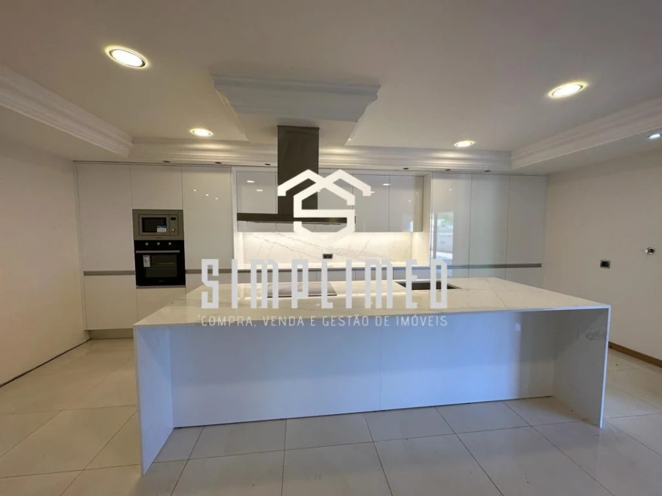 Moradia T7 para Venda em Milagres Foto 2