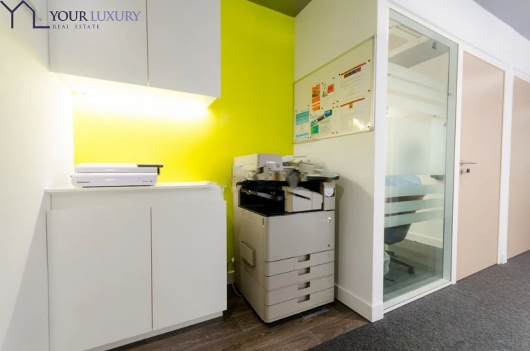 Loja para Arrendamento em Santo António Foto 15