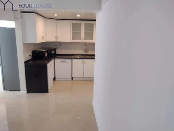 Moradia T9 para Venda em Alcantara