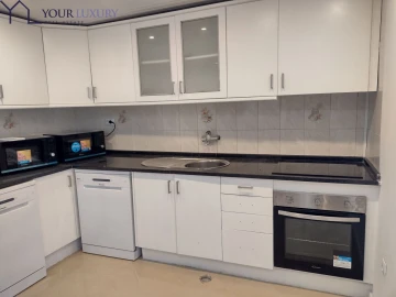 Moradia T9 para Venda em Alcantara