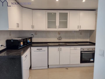 Moradia T9 para Venda em Alcantara