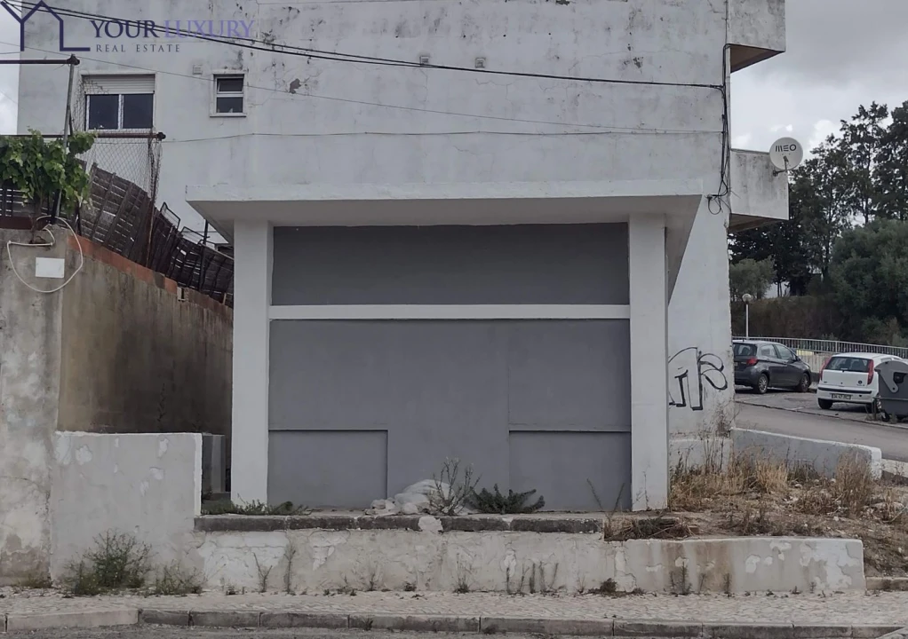 Loja para Venda em Pontinha e Famões Foto 6