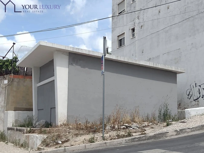 Loja para Venda em Pontinha e Famões Foto 8