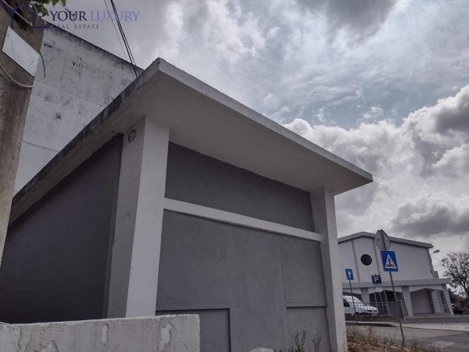 Loja para Venda em Pontinha e Famões Foto 5