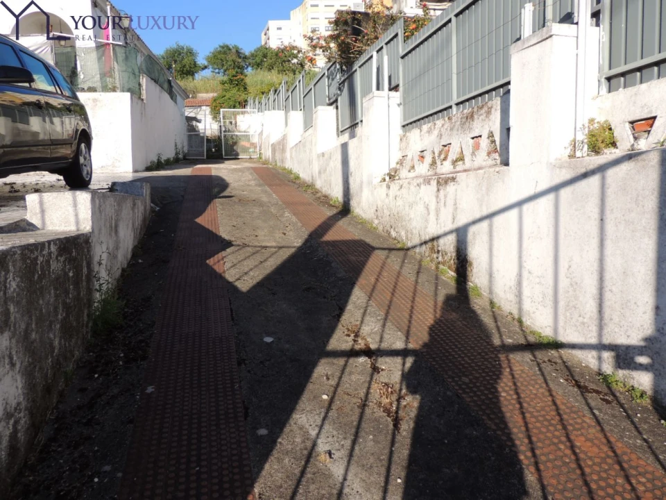 Terreno para Venda em Ramada e Caneças Foto 1