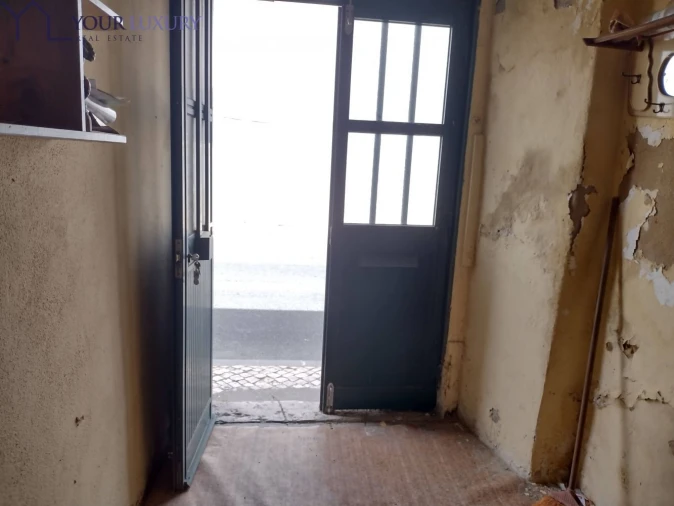 Loja para Venda em Santo Antão e São Julião do Tojal Foto 2