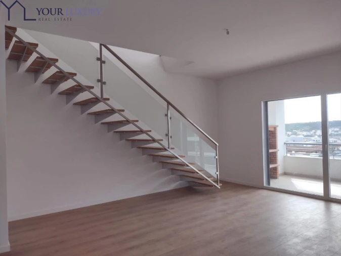 Apartamento T4 para Venda em Odivelas Foto 6
