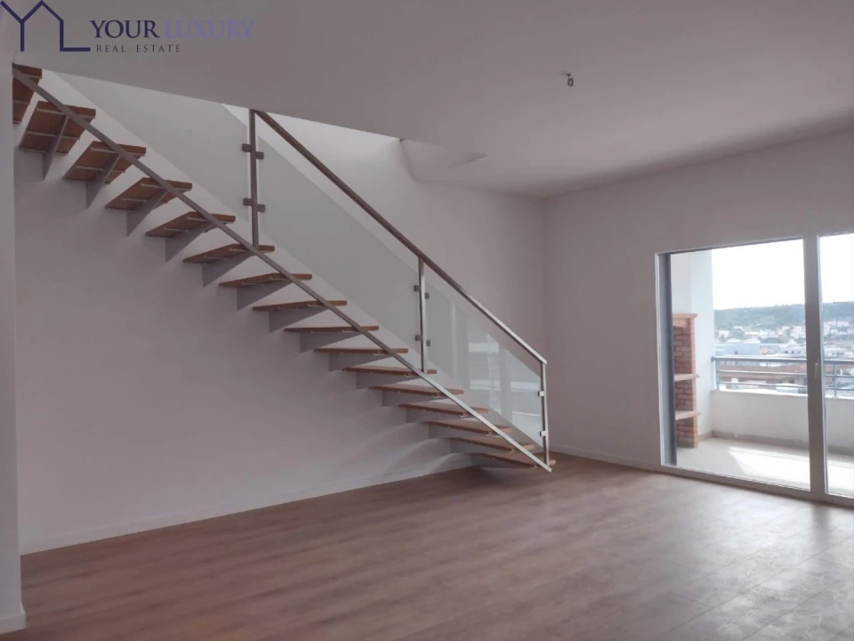 Apartamento T4 para Venda em Odivelas Foto 6