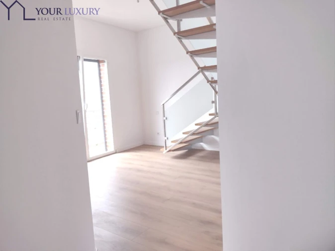Apartamento T4 para Venda em Odivelas Foto 2