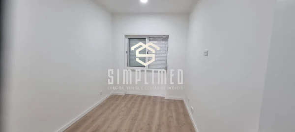 Apartamento T2 para Venda em Baixa da Banheira e Vale da Amoreira