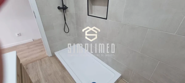 Apartamento T2 para Venda em Baixa da Banheira e Vale da Amoreira