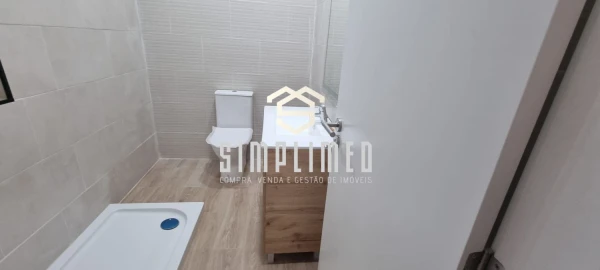 Apartamento T2 para Venda em Baixa da Banheira e Vale da Amoreira