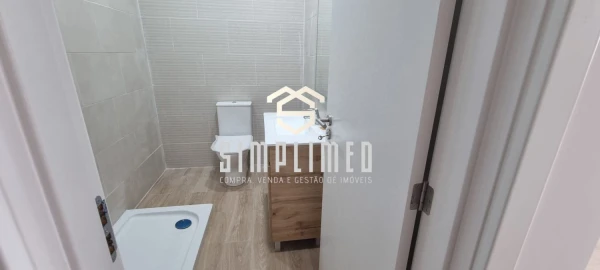 Apartamento T2 para Venda em Baixa da Banheira e Vale da Amoreira