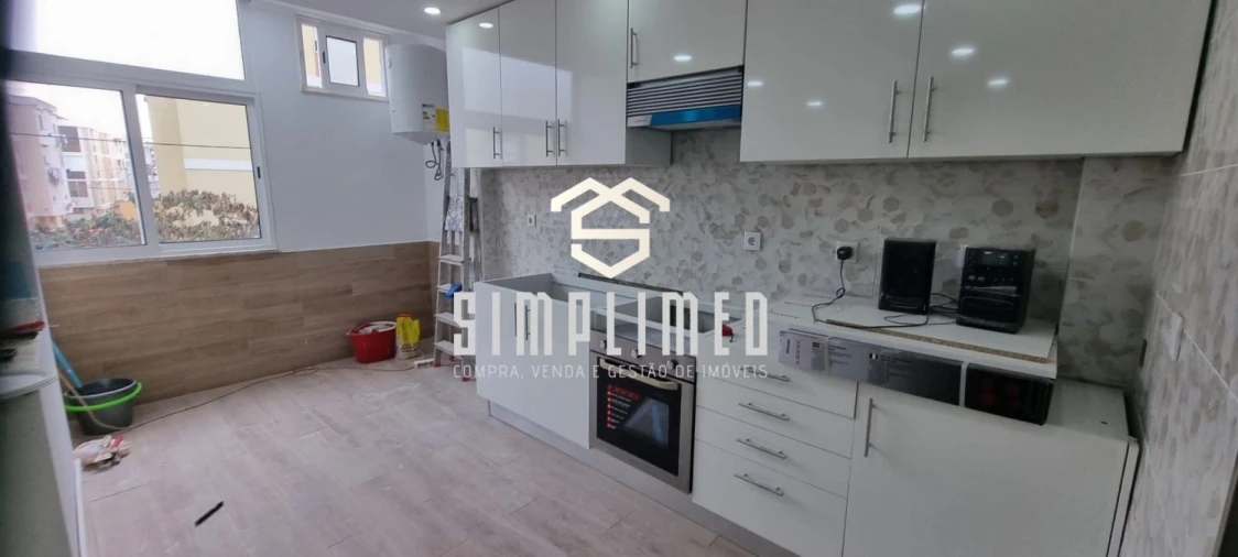 Apartamento T2 para Venda em Baixa da Banheira e Vale da Amoreira Foto 2