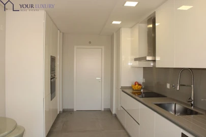 Apartamento T3 para Venda em Carcavelos e Parede
