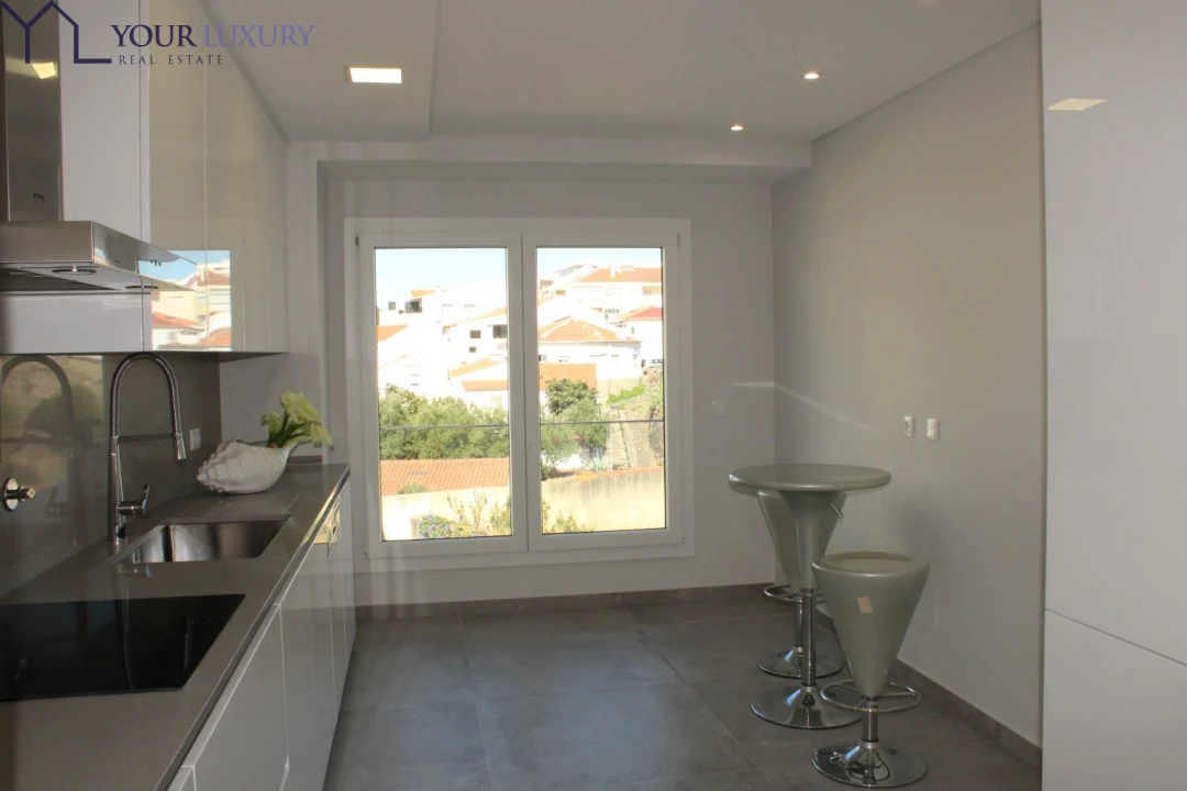 Apartamento T3 para Venda em Carcavelos e Parede Foto 5