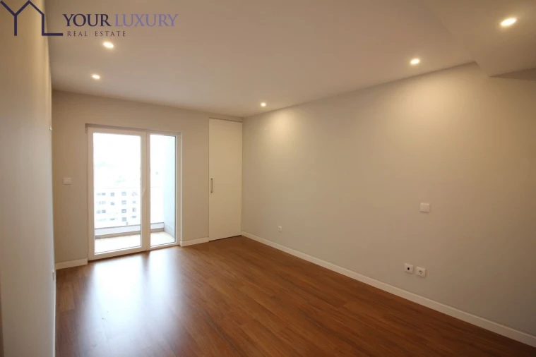 Apartamento T3 para Venda em Carcavelos e Parede Foto 12