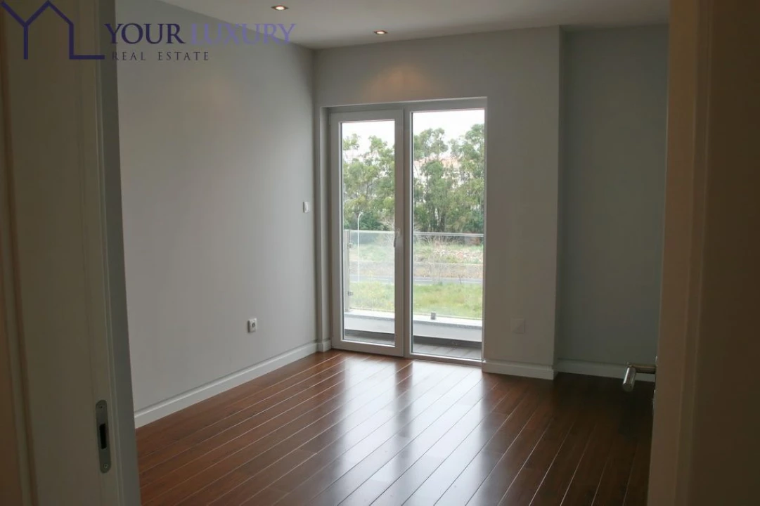 Apartamento T3 para Venda em Carcavelos e Parede Foto 16