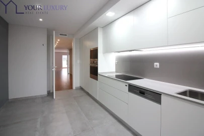 Apartamento T3 para Venda em Carcavelos e Parede