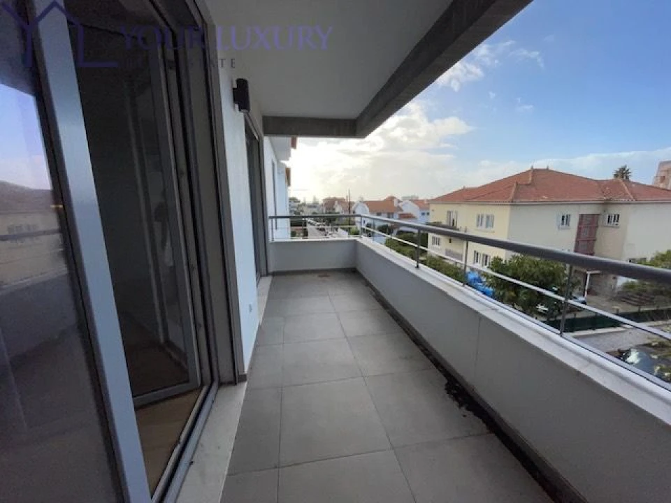 Apartamento T3 para Venda em Carcavelos e Parede Foto 1