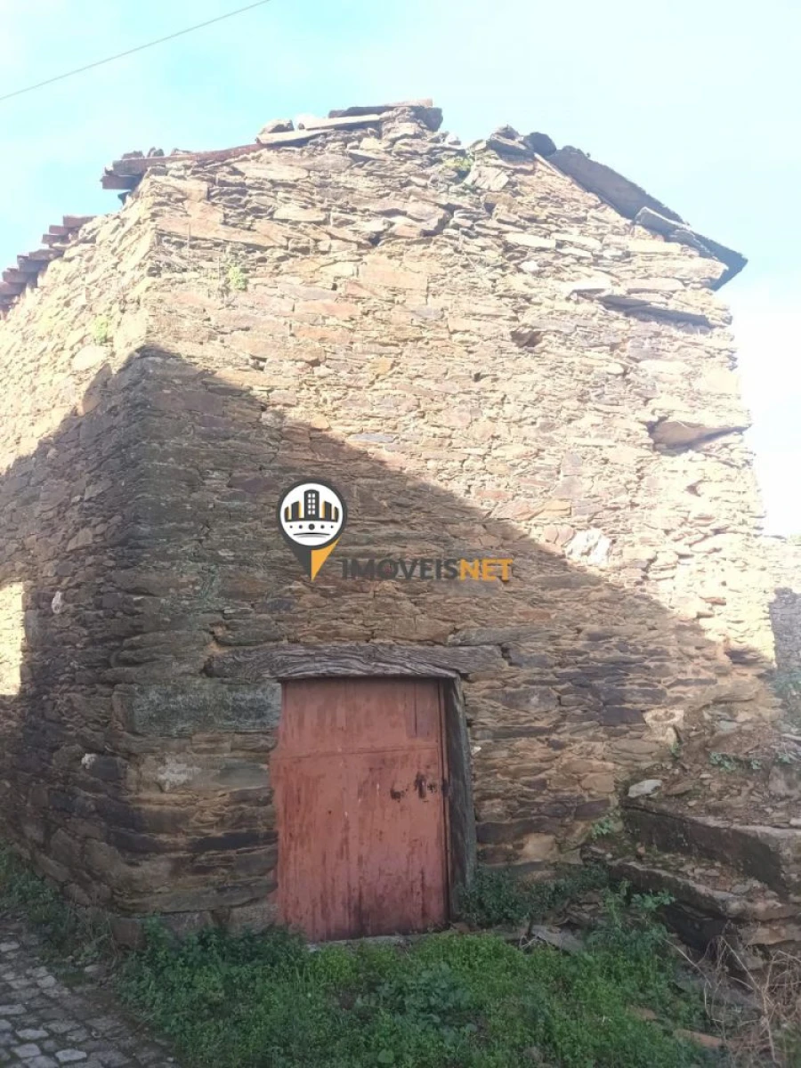 Moradia T1 para Venda em Almaceda Foto 3