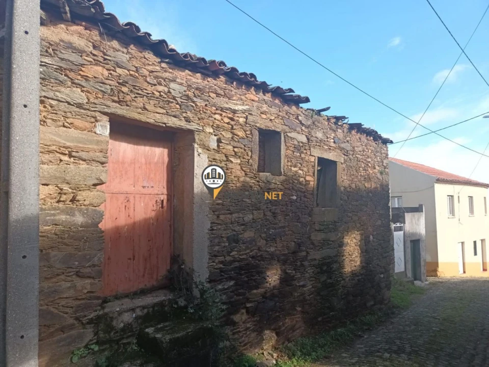 Moradia T1 para Venda em Almaceda Foto 1