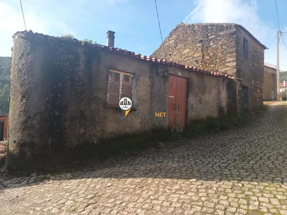 Moradia T0 para Venda em Almaceda Foto 1