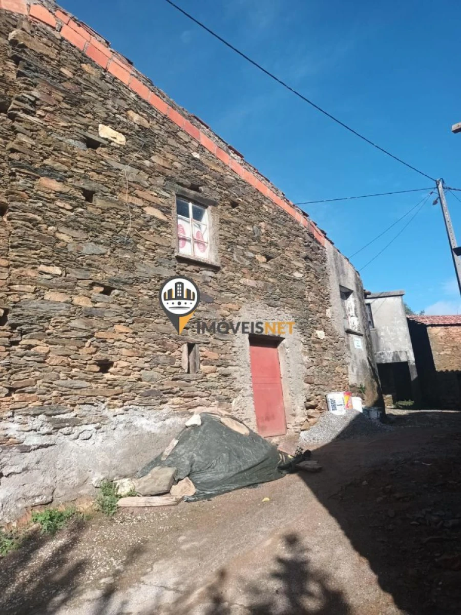 Moradia T0 para Venda em Almaceda Foto 2