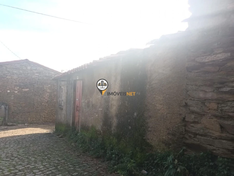 Moradia T0 para Venda em Almaceda Foto 13