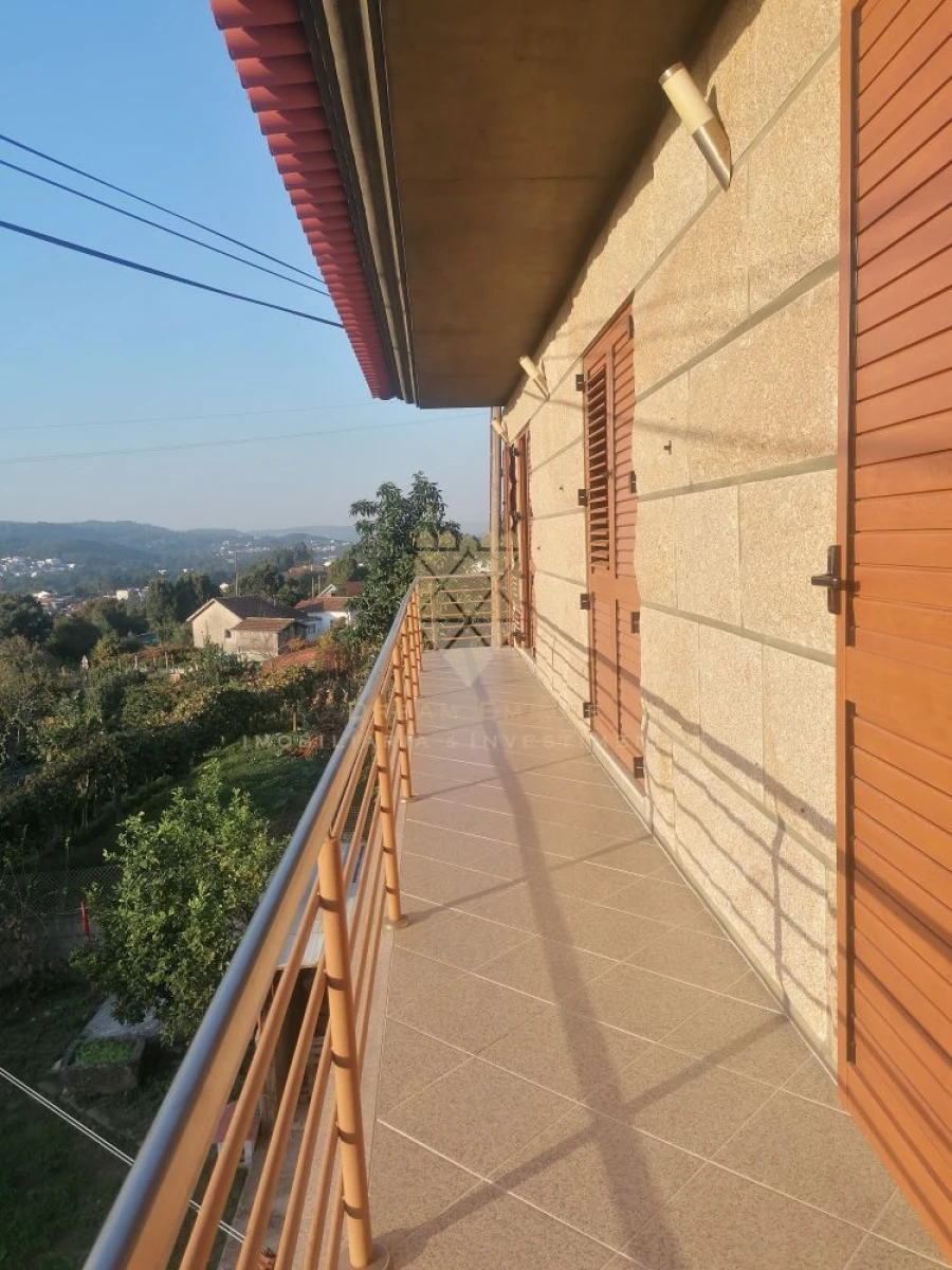 Moradia T3 para Venda em Fonte Arcada Foto 15