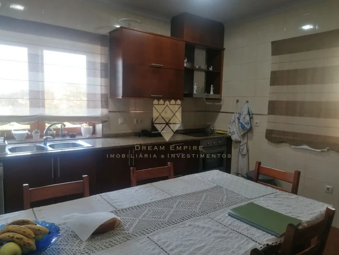 Moradia T3 para Venda em Fonte Arcada Foto 3