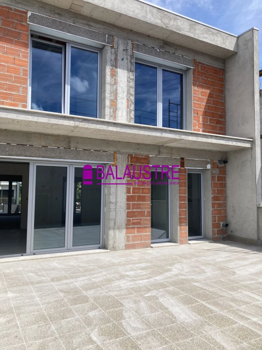 Moradia T4 para Venda em Merelim (São Paio), Panoias e Parada de Tibães Foto 2