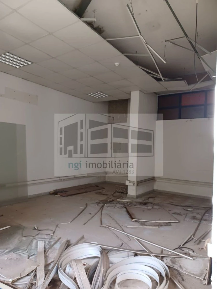 Loja para Venda em Falagueira-Venda Nova Foto 10