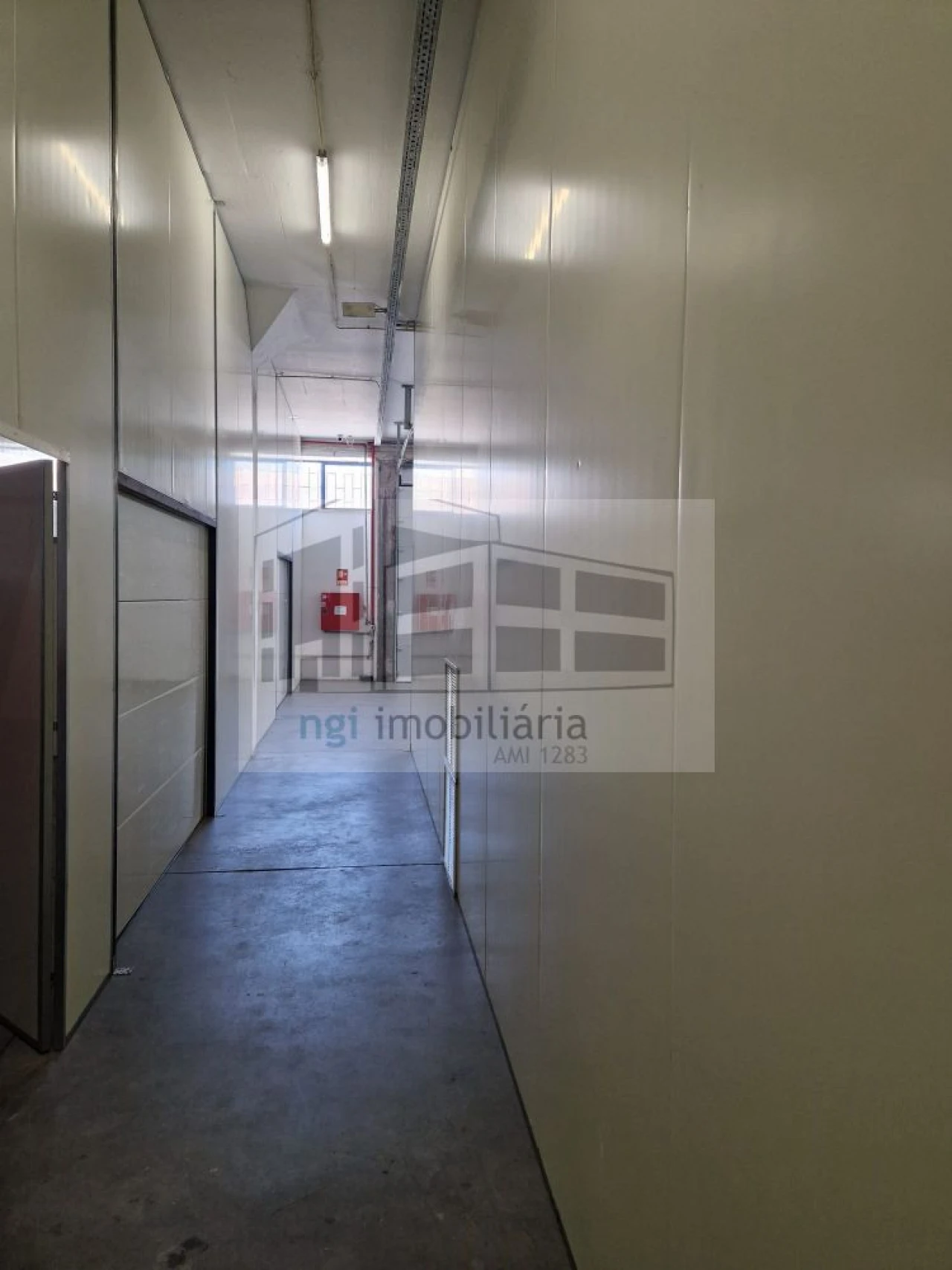 Loja para Arrendamento em Venda do Pinheiro e Santo Estêvão das Galés Foto 5