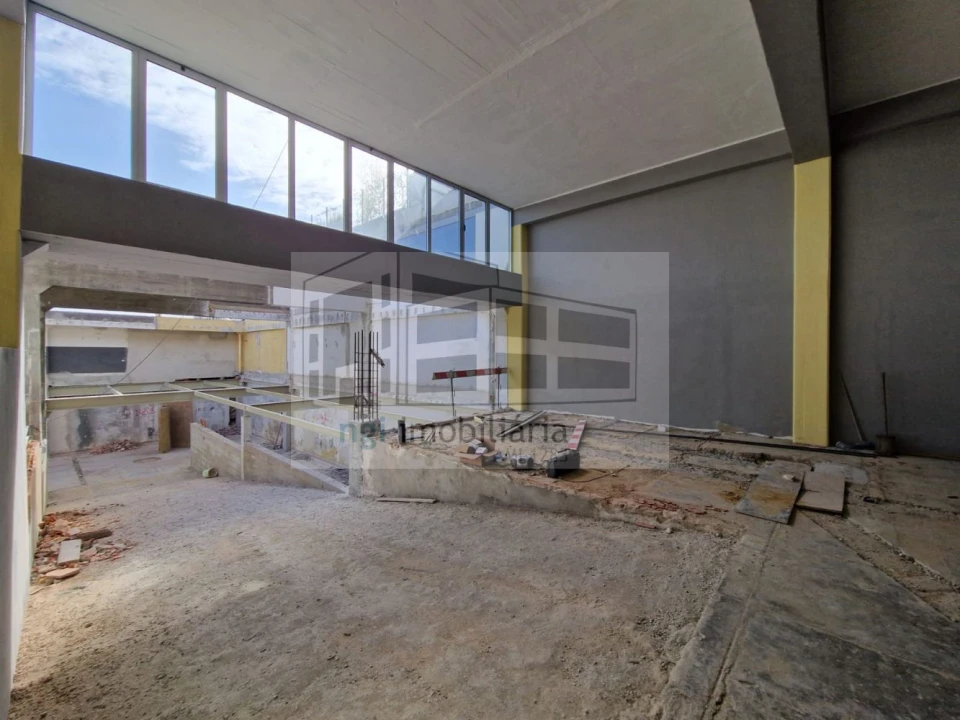 Loja para Venda em Santa Iria de Azoia, São João da Talha e Bobadela Foto 2