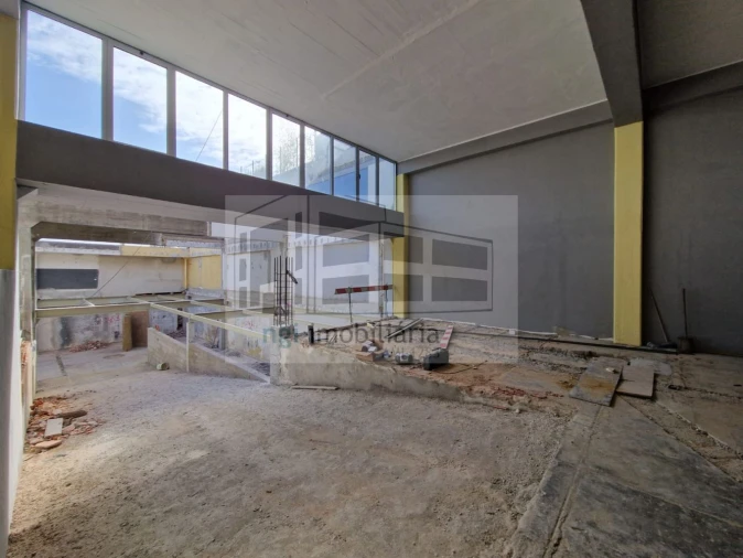 Loja para Venda em Santa Iria de Azoia, São João da Talha e Bobadela Foto 2