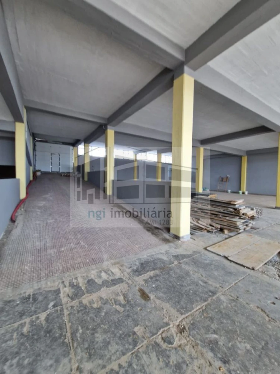 Loja para Venda em Santa Iria de Azoia, São João da Talha e Bobadela Foto 16