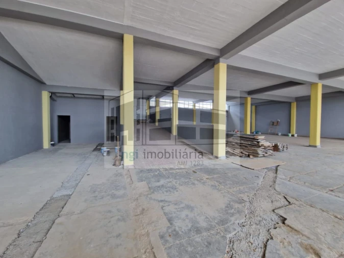 Loja para Venda em Santa Iria de Azoia, São João da Talha e Bobadela Foto 10