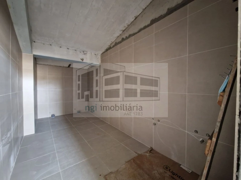 Loja para Venda em Santa Iria de Azoia, São João da Talha e Bobadela Foto 22