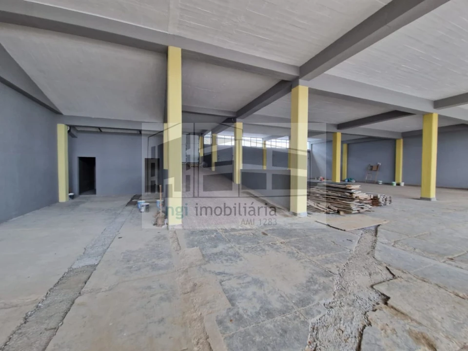 Loja para Venda em Santa Iria de Azoia, São João da Talha e Bobadela Foto 10