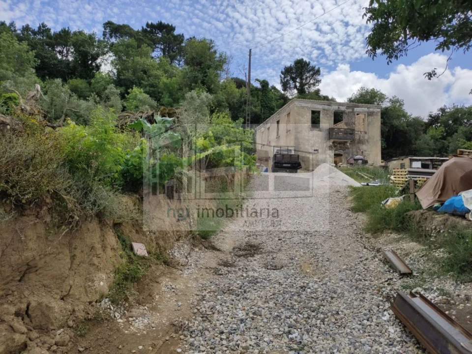 Terreno para Venda em Lousa Foto 1
