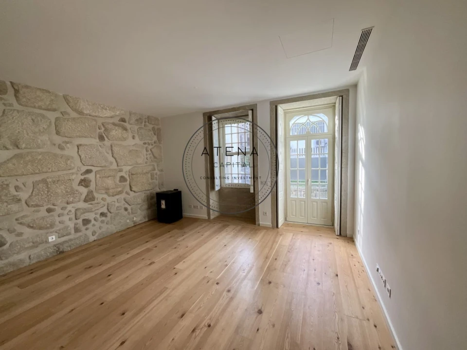 Apartamento T0 para Venda em Cedofeita, Santo Ildefonso, Sé, Miragaia, São Nicolau e Vitória Foto 2