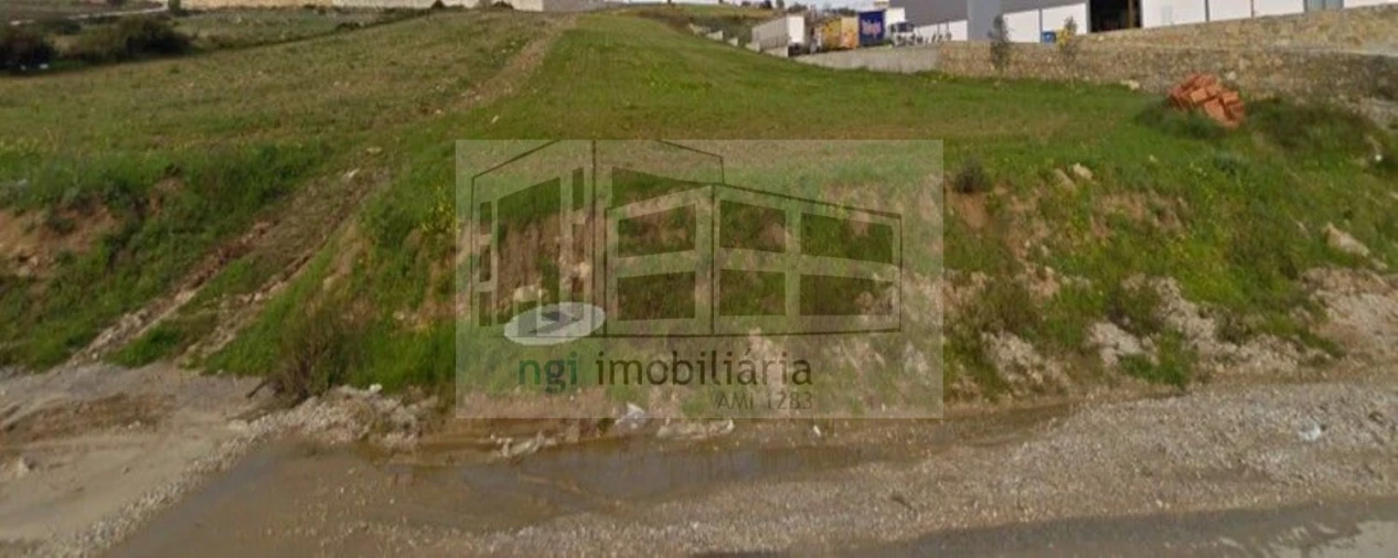 Terreno para Venda em Santiago dos Velhos Foto 1