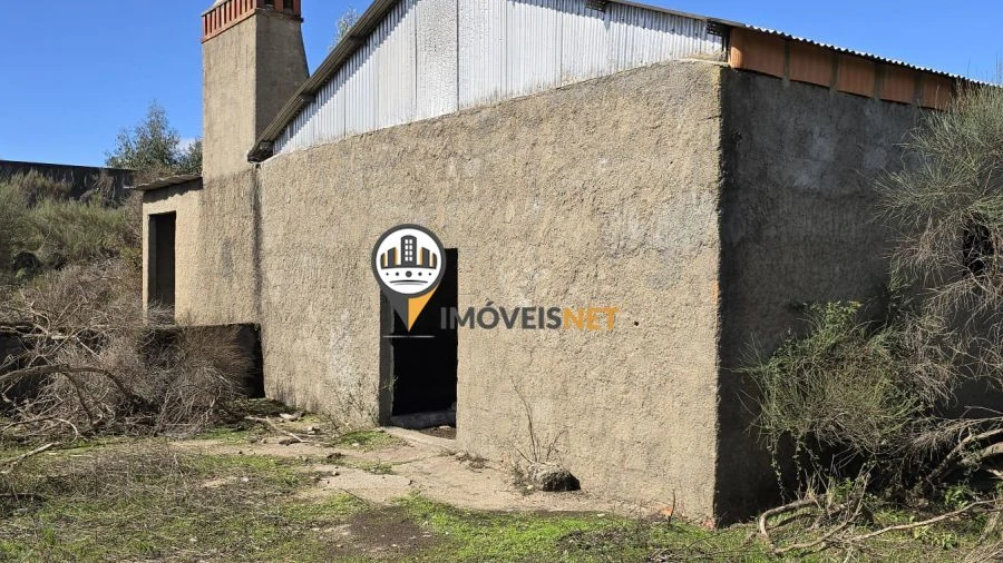Quinta T0 para Venda em Escalos de Cima e Lousa