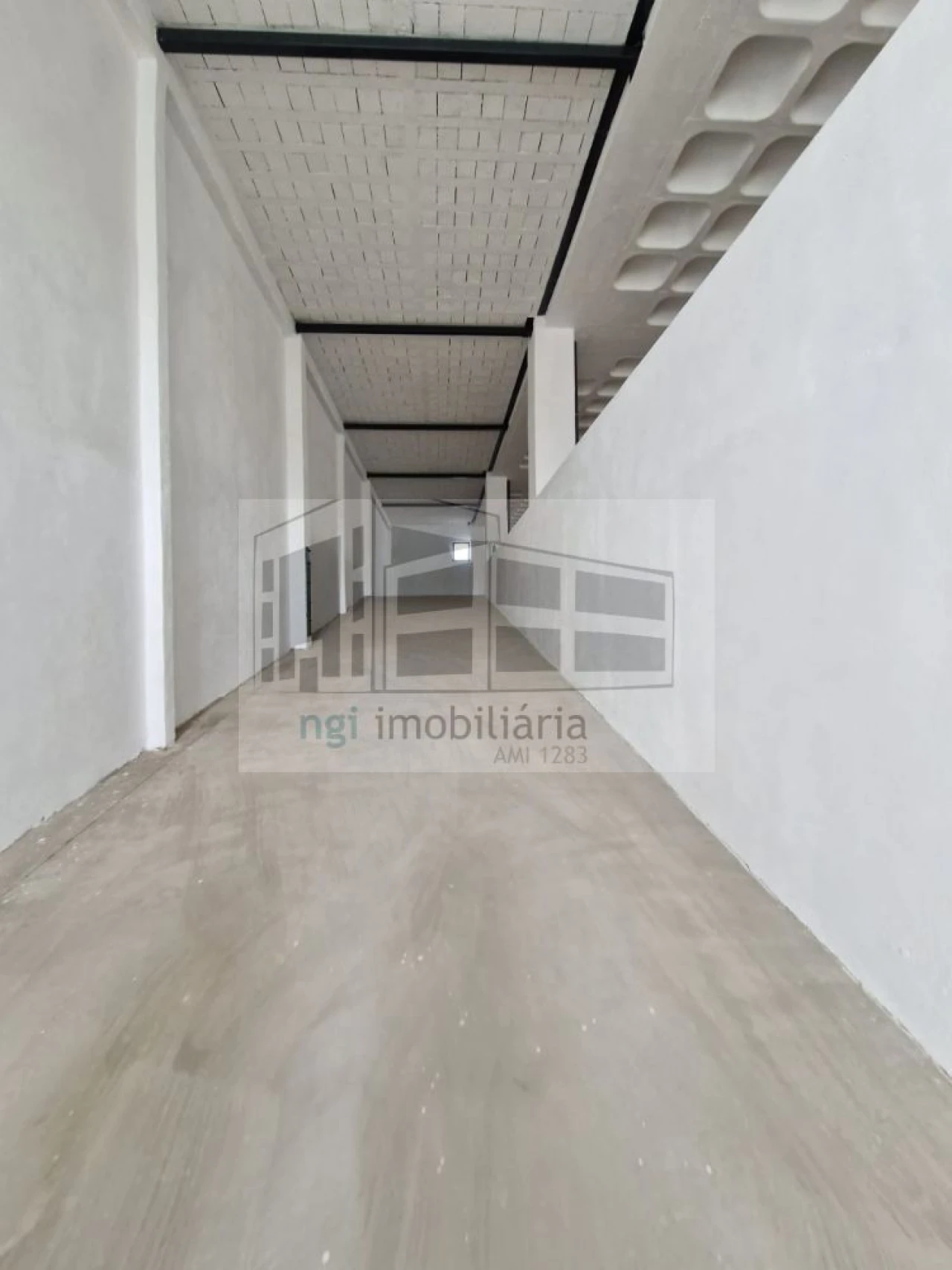 Loja para Venda em Sacavém e Prior Velho Foto 4