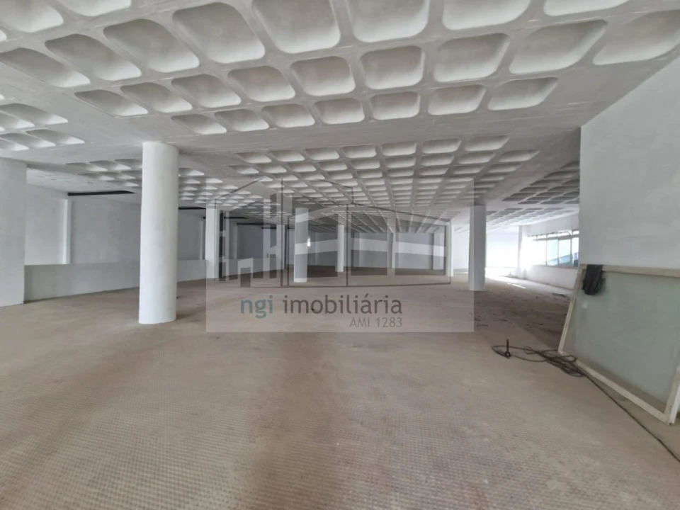 Loja para Venda em Sacavém e Prior Velho Foto 7