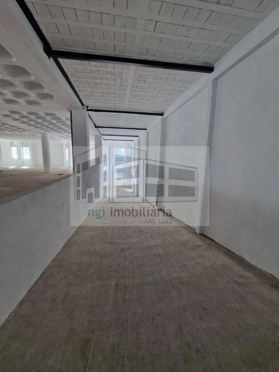 Loja para Venda em Sacavém e Prior Velho Foto 14