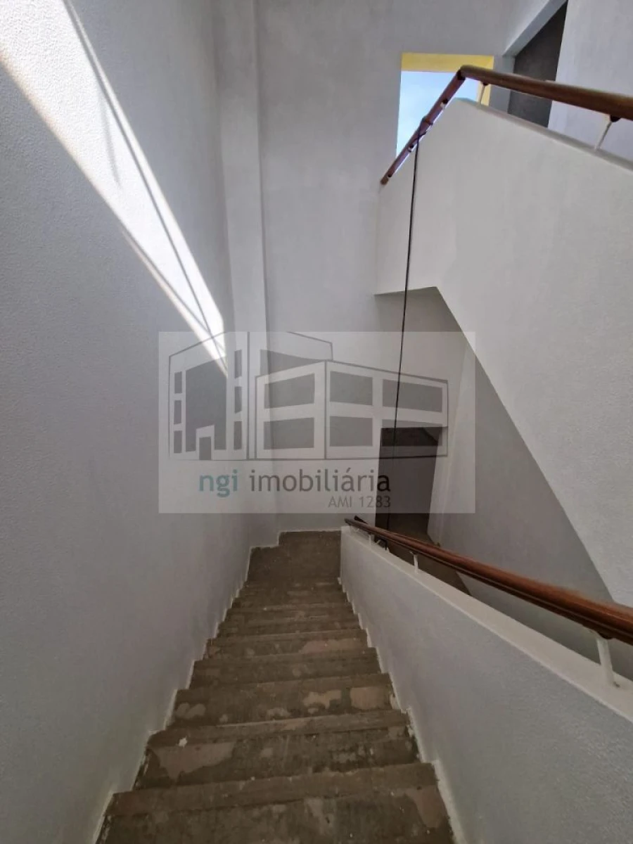 Loja para Venda em Sacavém e Prior Velho Foto 5