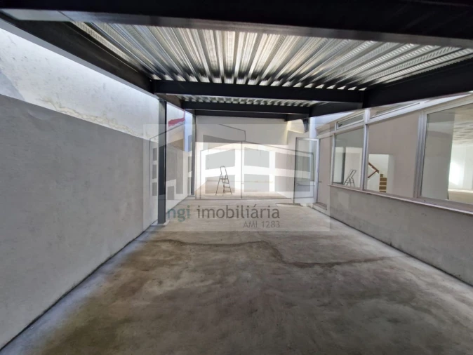 Loja para Venda em Sacavém e Prior Velho Foto 13